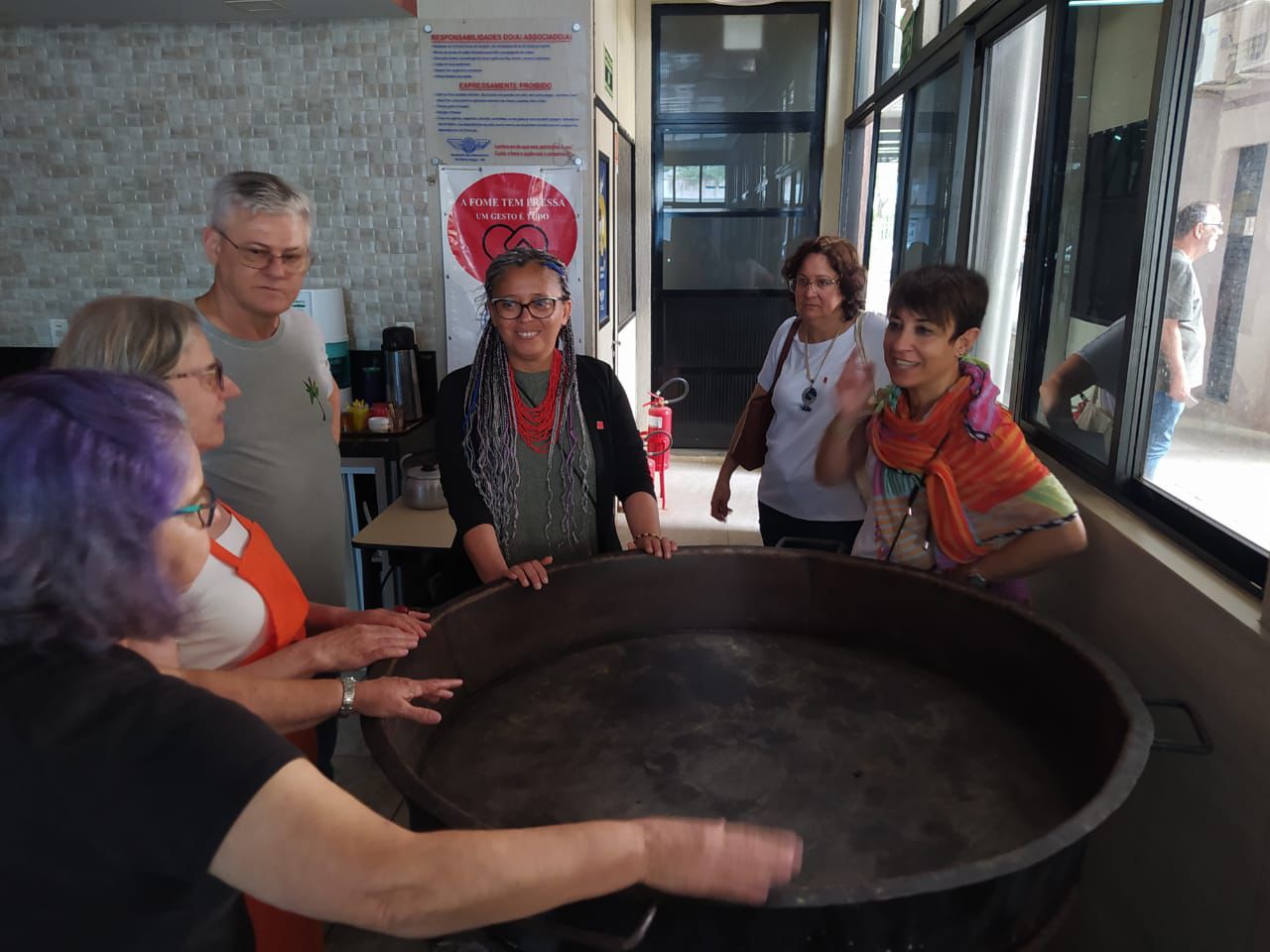 Cozinha Movimento A fome tem pressa